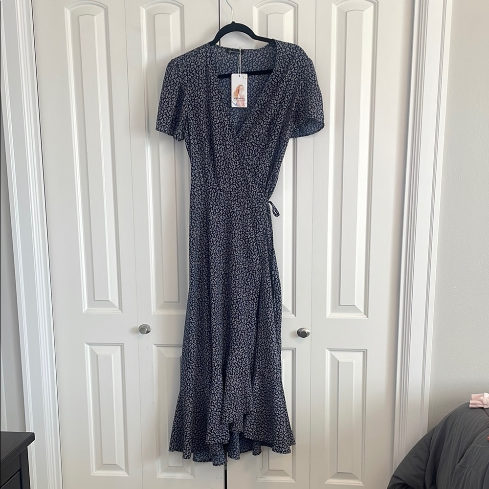 Women’s Navy Floral Maxi Wrap Dress - Brand Unknown